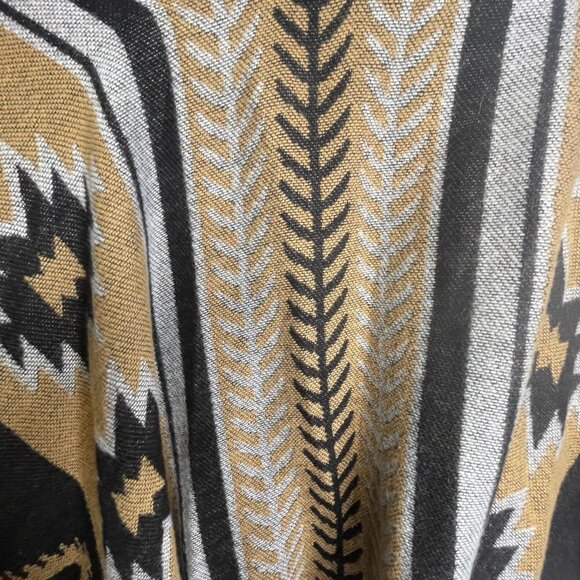 Corralle Poncho One Size Fits All Southwestern Aztec Western Style Lightweight - Picture 7 of 13